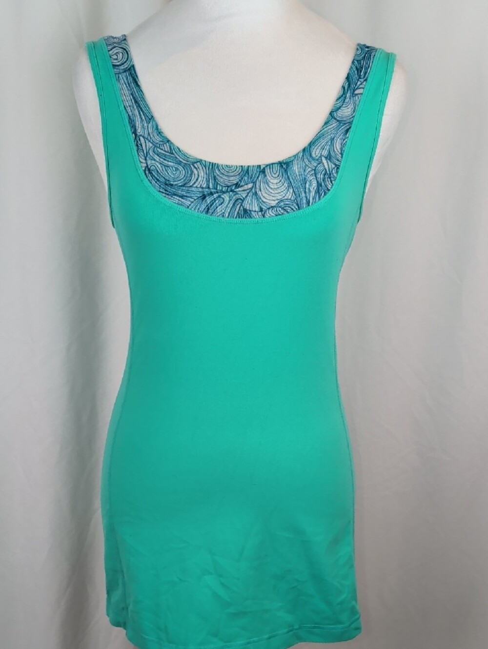 ✨ Rare Lululemon Run: Tame Me Tank Fresh Teal Green 8 ✨